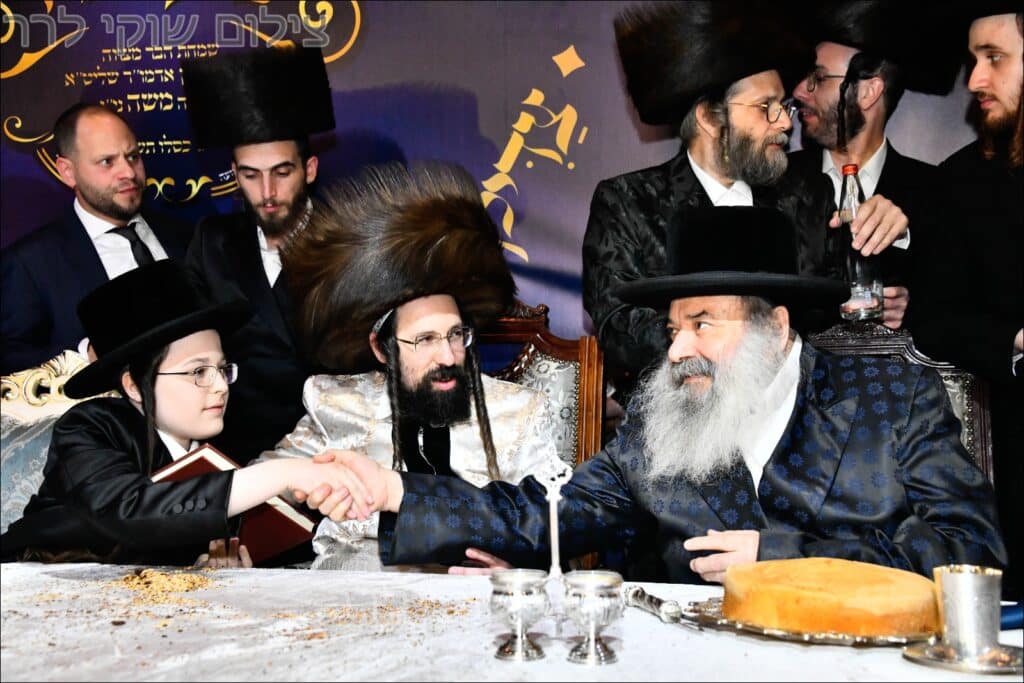 גלריה: שמחת בית מעז'יבוז' - בר המצווה לבנו של האדמו״ר