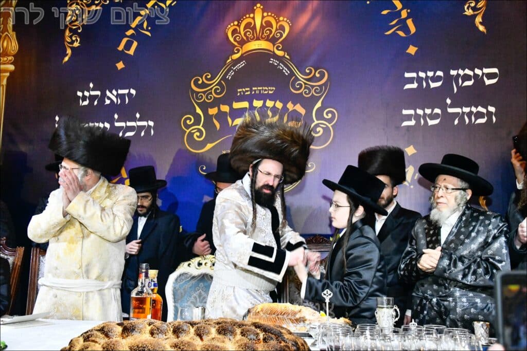 גלריה: שמחת בית מעז'יבוז' - בר המצווה לבנו של האדמו״ר