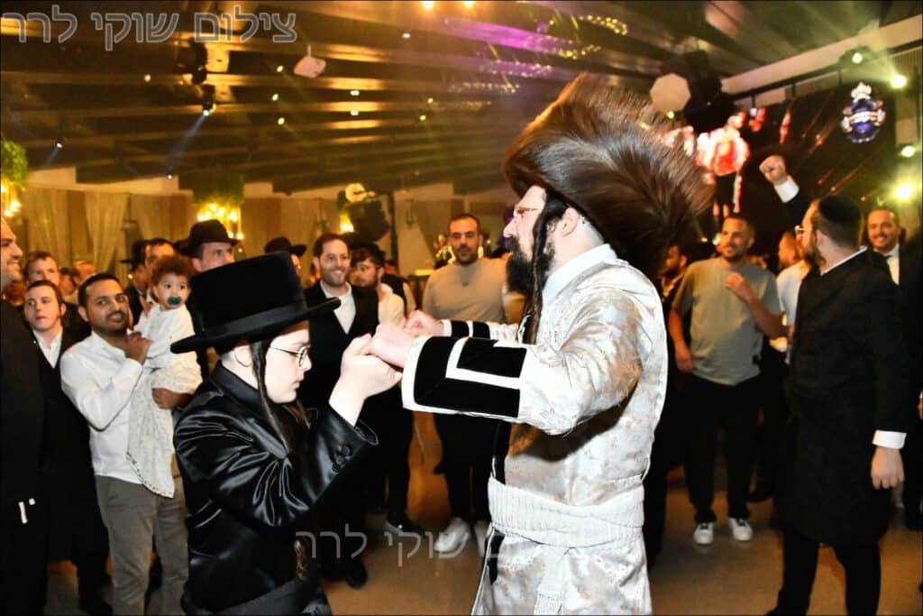 גלריה: שמחת בית מעז'יבוז' - בר המצווה לבנו של האדמו״ר