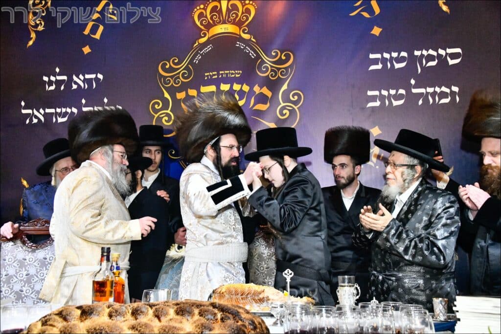 גלריה: שמחת בית מעז'יבוז' - בר המצווה לבנו של האדמו״ר