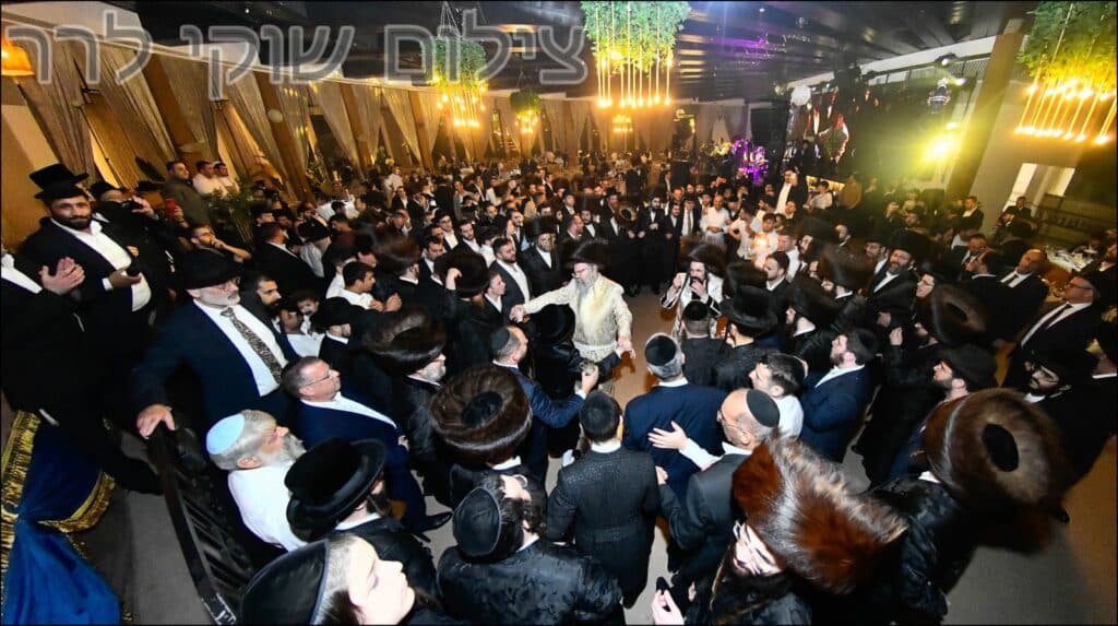 גלריה: שמחת בית מעז'יבוז' - בר המצווה לבנו של האדמו״ר