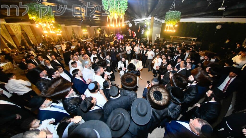 גלריה: שמחת בית מעז'יבוז' - בר המצווה לבנו של האדמו״ר