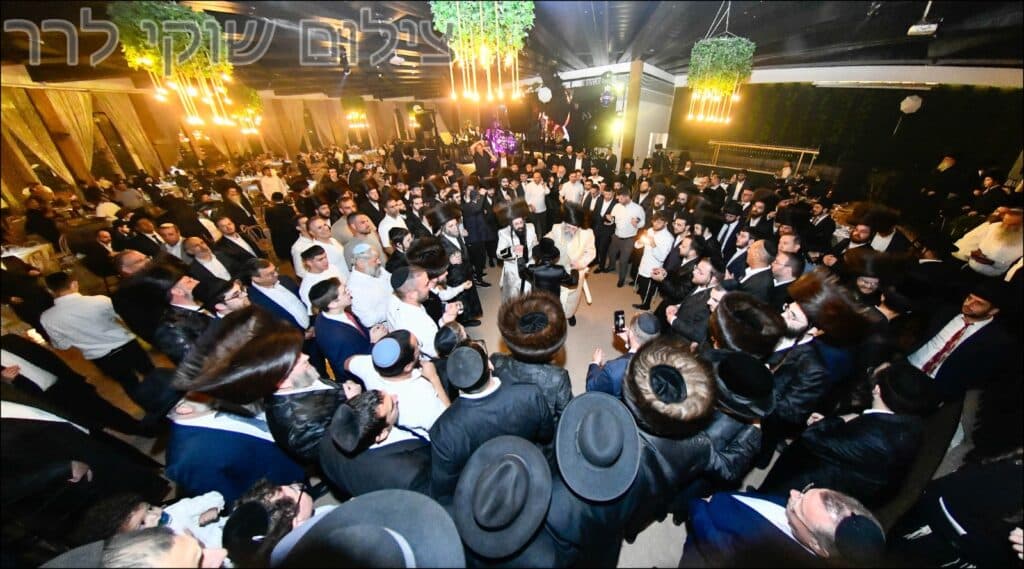 גלריה: שמחת בית מעז'יבוז' - בר המצווה לבנו של האדמו״ר