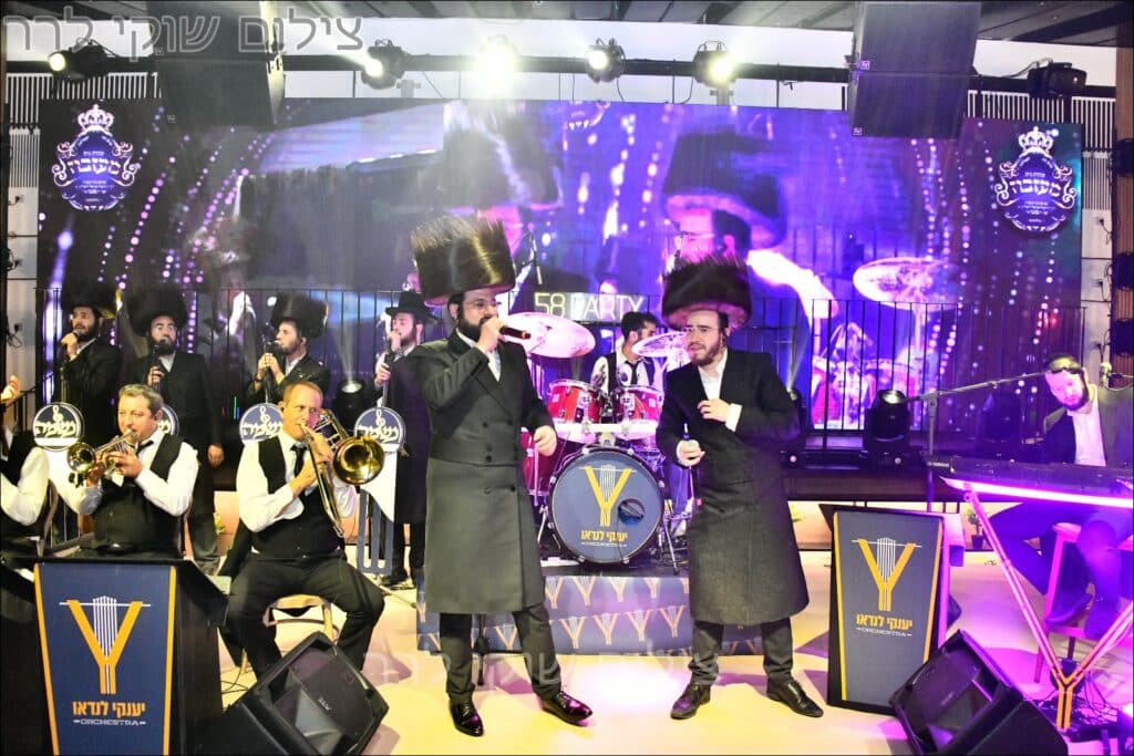 גלריה: שמחת בית מעז'יבוז' - בר המצווה לבנו של האדמו״ר