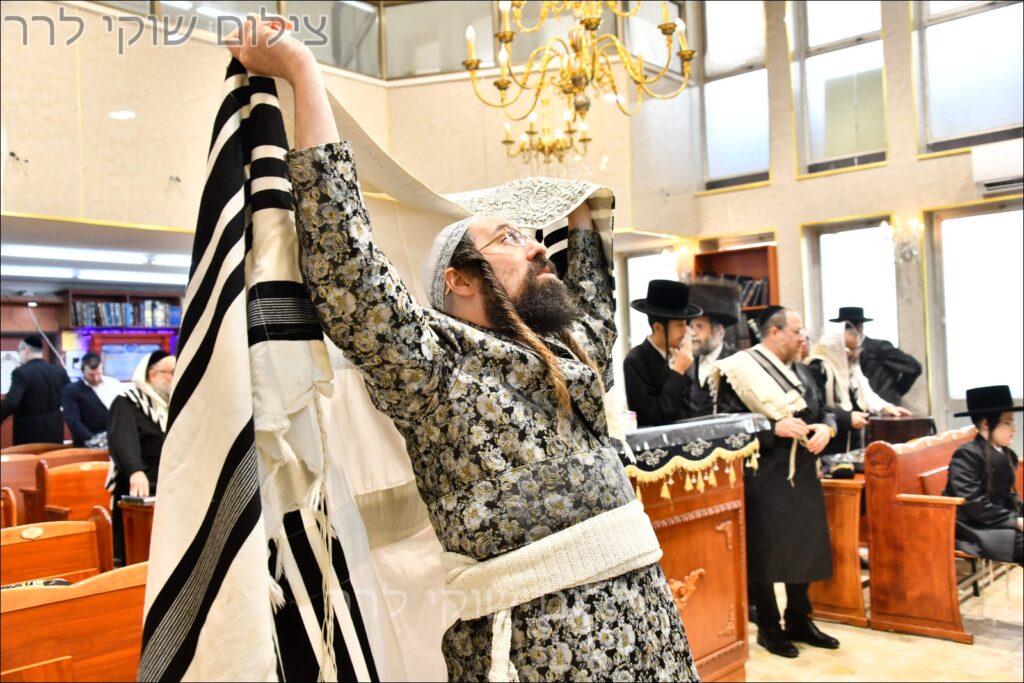 גלריה: שמחת בית מעז'יבוז' - בר המצווה לבנו של האדמו״ר