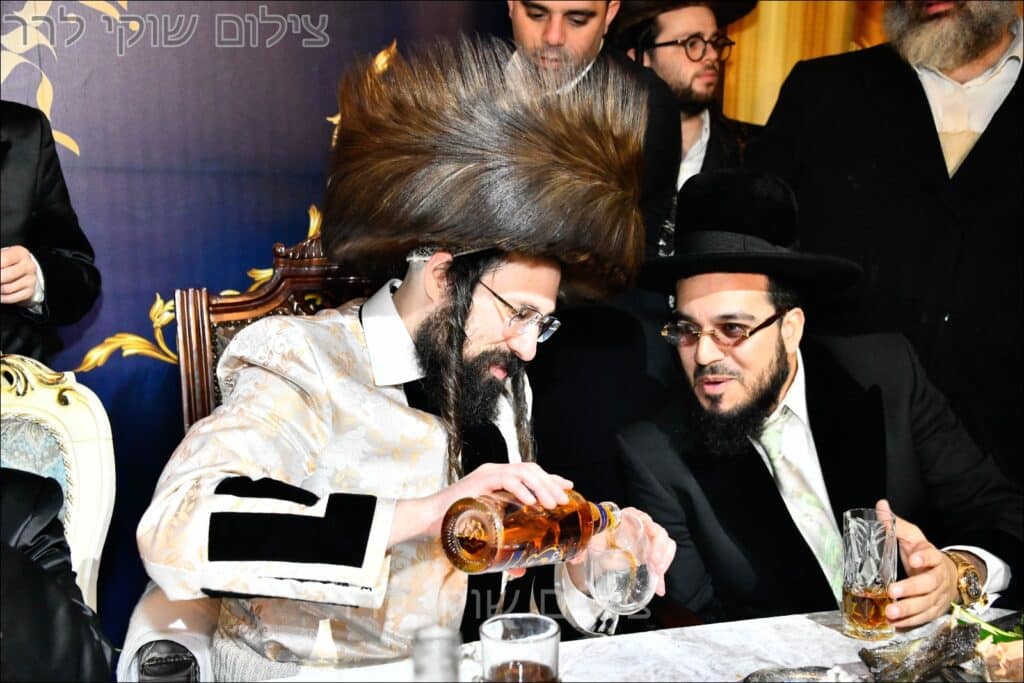 גלריה: שמחת בית מעז'יבוז' - בר המצווה לבנו של האדמו״ר