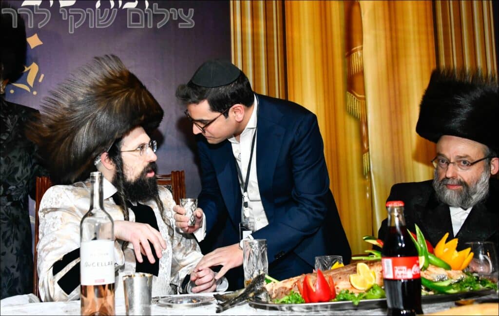 גלריה: שמחת בית מעז'יבוז' - בר המצווה לבנו של האדמו״ר