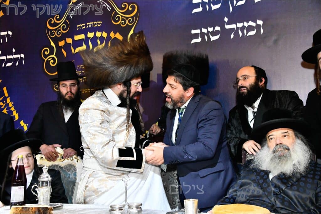 גלריה: שמחת בית מעז'יבוז' - בר המצווה לבנו של האדמו״ר