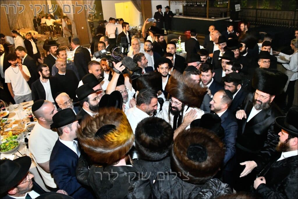 גלריה: שמחת בית מעז'יבוז' - בר המצווה לבנו של האדמו״ר