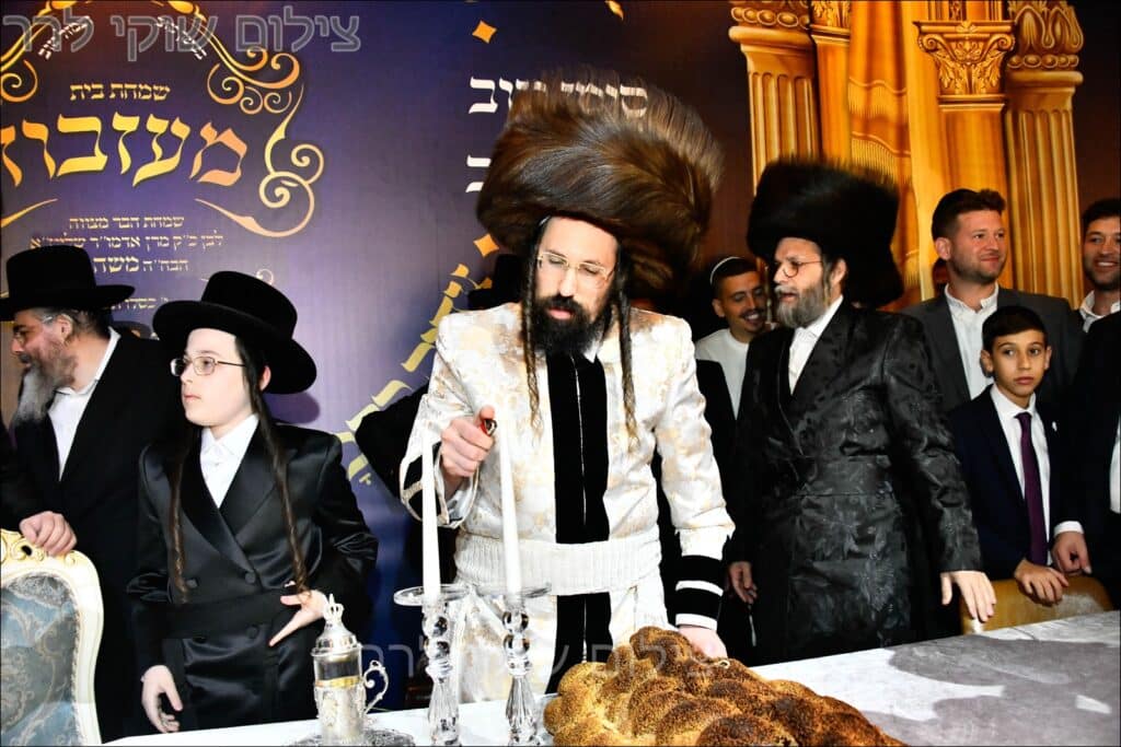 גלריה: שמחת בית מעז'יבוז' - בר המצווה לבנו של האדמו״ר