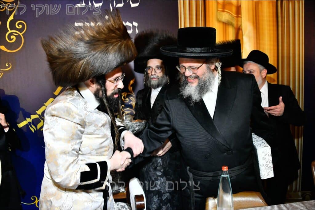 גלריה: שמחת בית מעז'יבוז' - בר המצווה לבנו של האדמו״ר