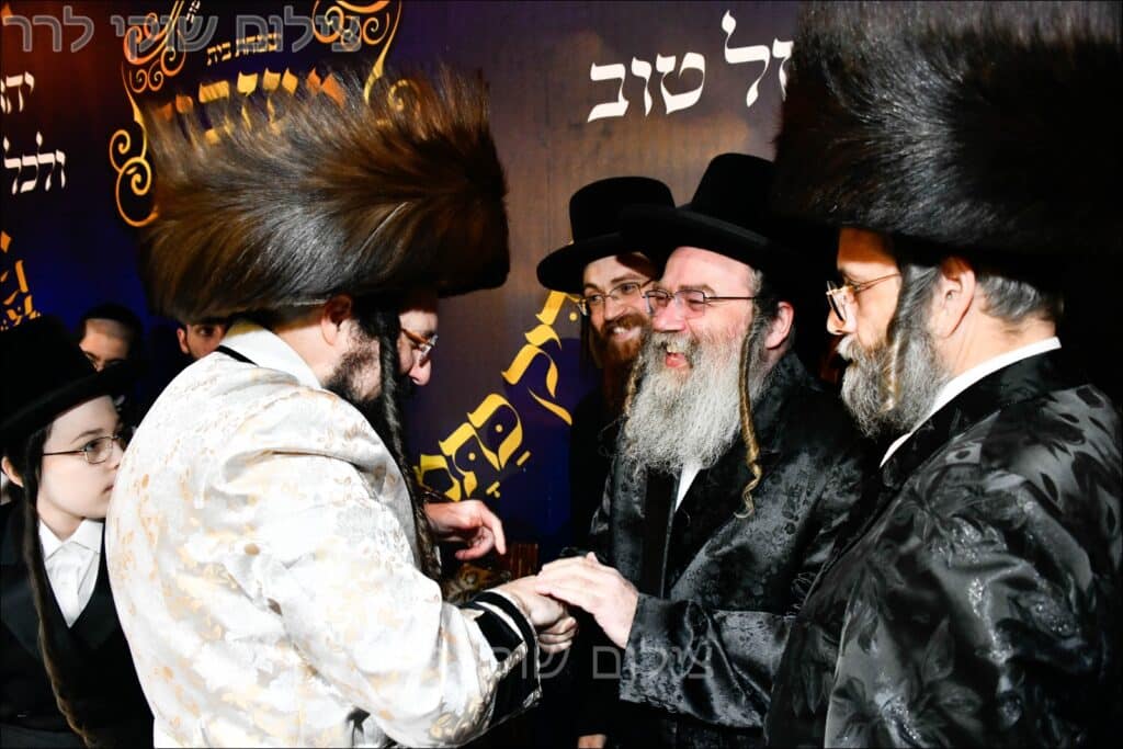 גלריה: שמחת בית מעז'יבוז' - בר המצווה לבנו של האדמו״ר