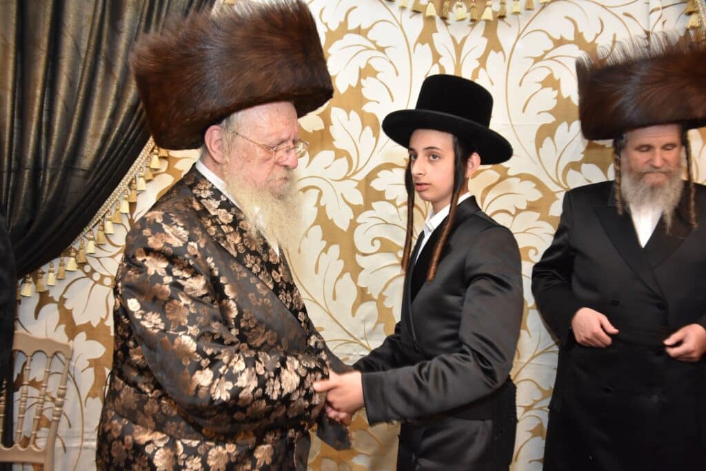 צפו בגלריה: שמחת בר מצווה לנין כ"ק אדמו"ר משאץ 