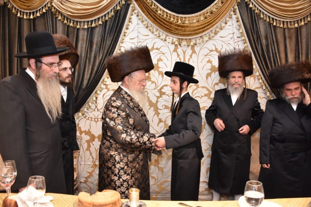 צפו בגלריה: שמחת בר מצווה לנין כ"ק אדמו"ר משאץ 