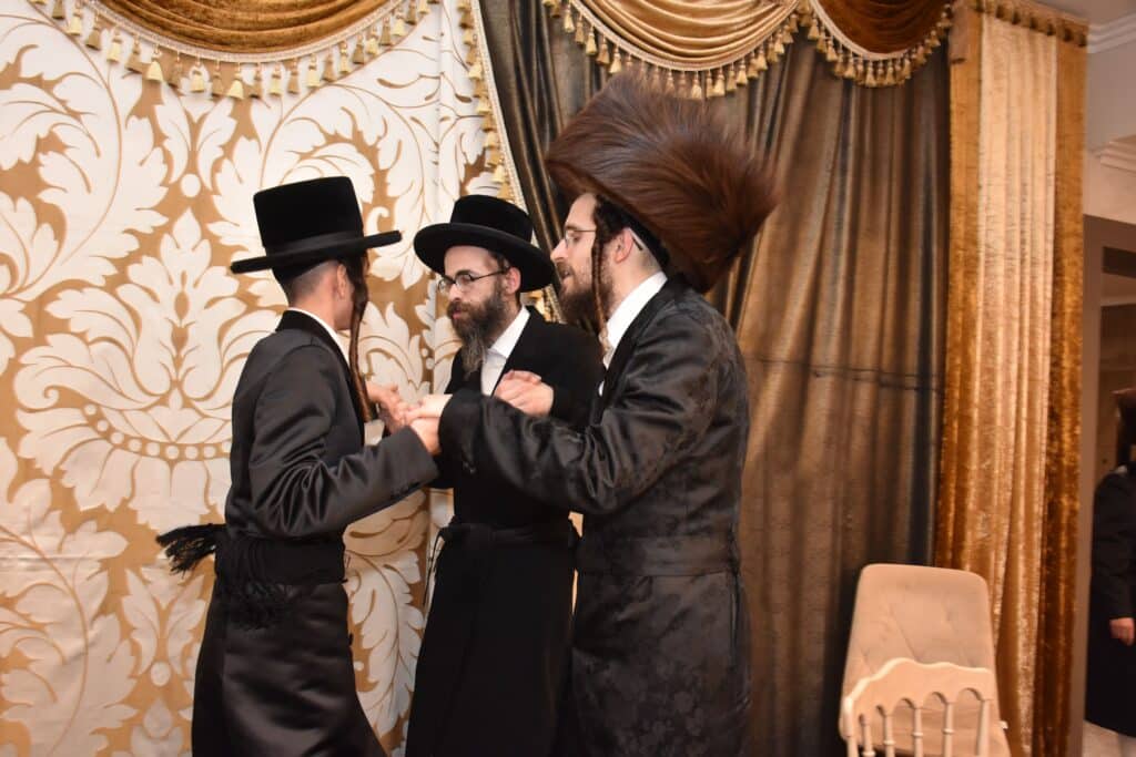 צפו בגלריה: שמחת בר מצווה לנין כ"ק אדמו"ר משאץ 