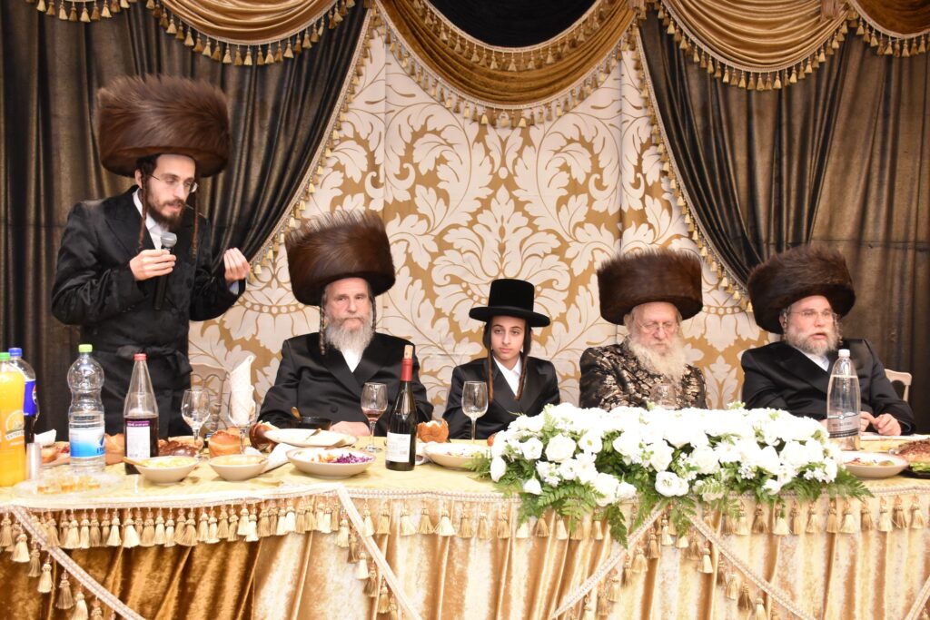 צפו בגלריה: שמחת בר מצווה לנין כ"ק אדמו"ר משאץ 