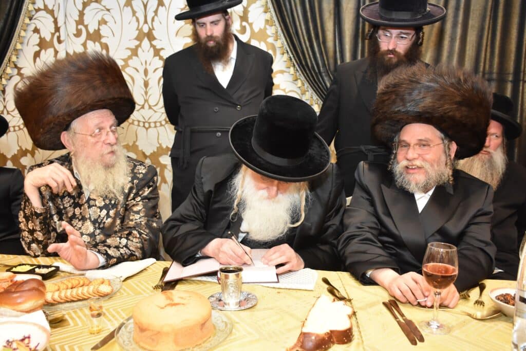 צפו בגלריה: שמחת בר מצווה לנין כ"ק אדמו"ר משאץ 