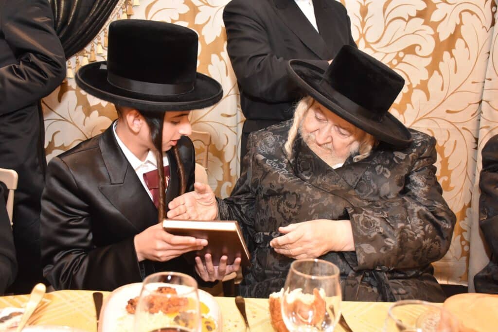 צפו בגלריה: שמחת בר מצווה לנין כ"ק אדמו"ר משאץ 