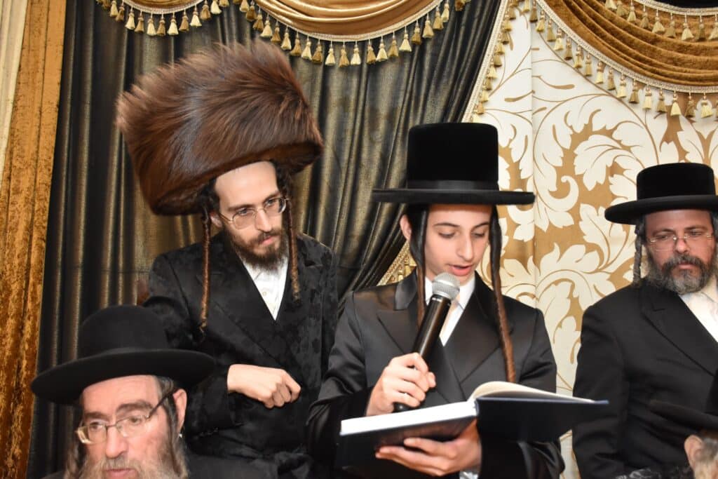 צפו בגלריה: שמחת בר מצווה לנין כ"ק אדמו"ר משאץ 