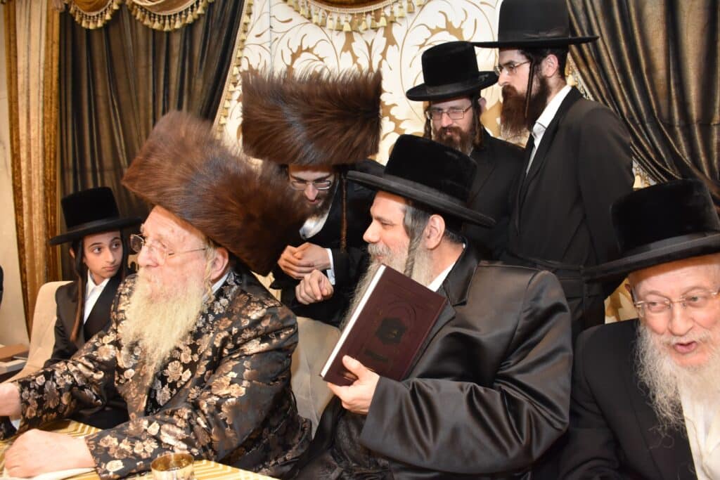 צפו בגלריה: שמחת בר מצווה לנין כ"ק אדמו"ר משאץ 