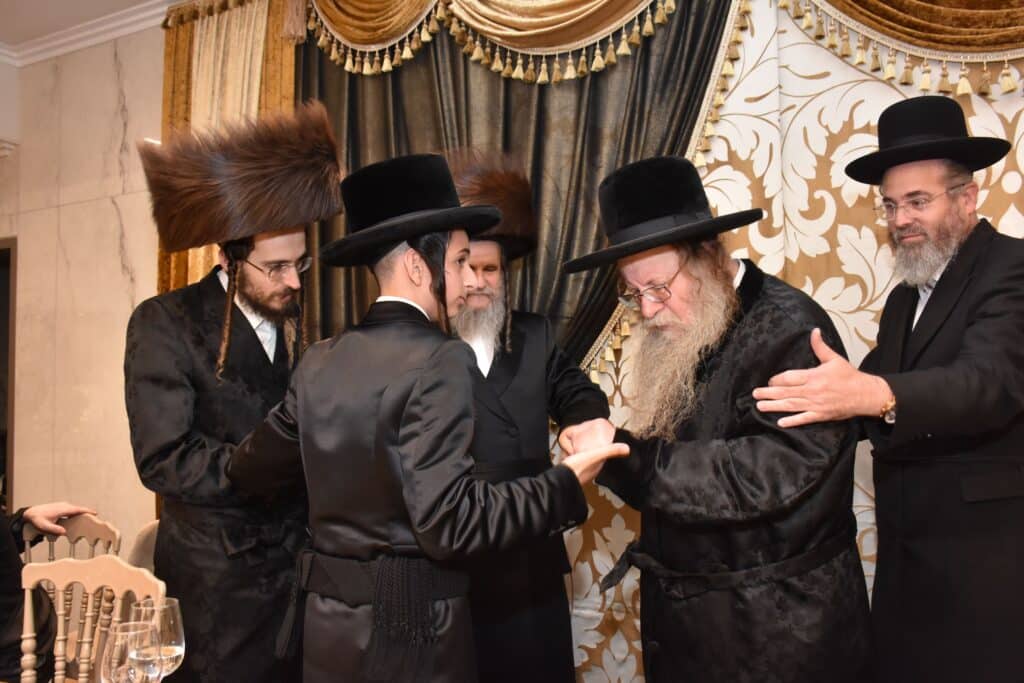 צפו בגלריה: שמחת בר מצווה לנין כ"ק אדמו"ר משאץ 