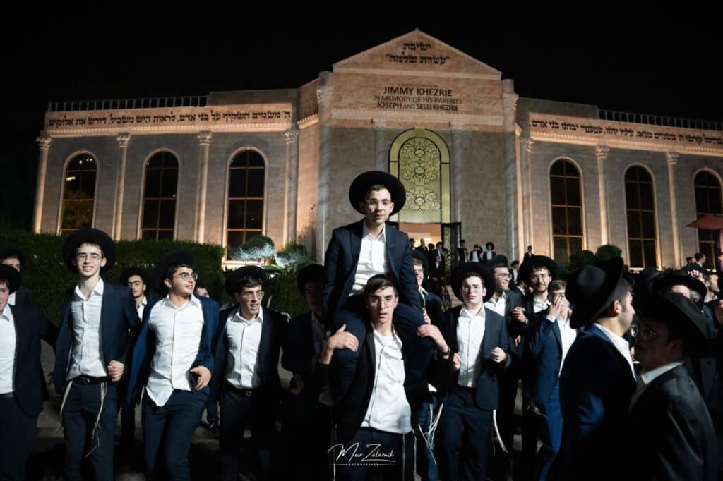 על סוס ועגלה: כך קיבלו ב'עטרת שלמה' את אסיר עולם התורה על סוס ועגלה: כך קיבלו ב'עטרת שלמה' את אסיר עולם התורה