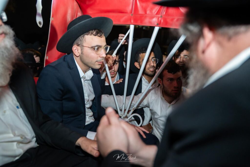 על סוס ועגלה: כך קיבלו ב'עטרת שלמה' את אסיר עולם התורה על סוס ועגלה: כך קיבלו ב'עטרת שלמה' את אסיר עולם התורה