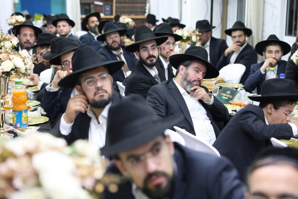 גלריה: האברכים בקרית הרצוג התכנסו למעמד כבוד התורה