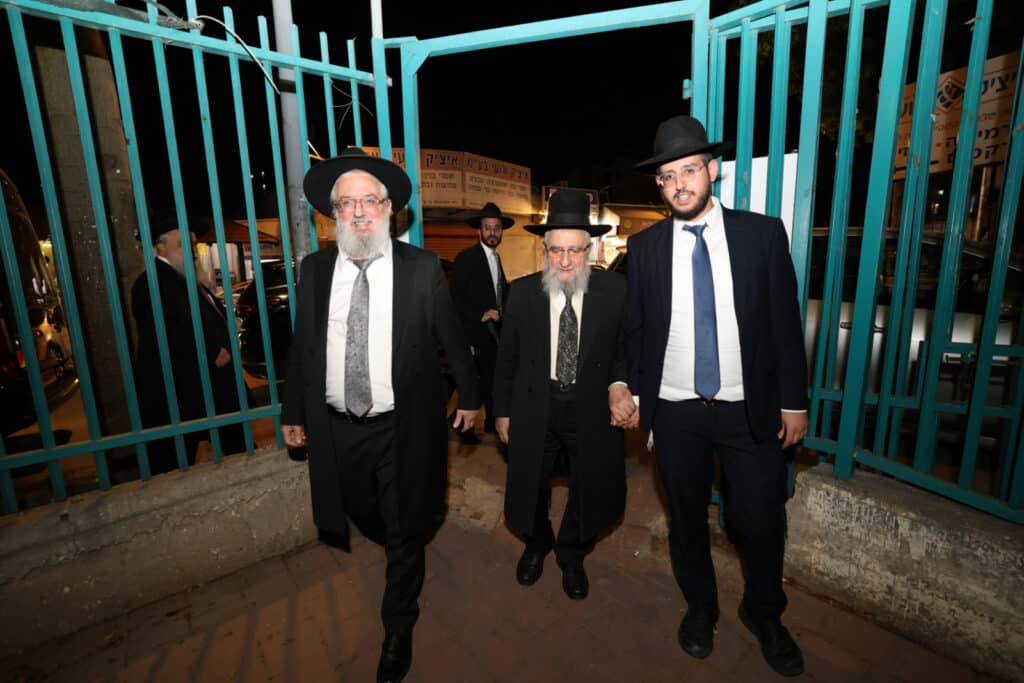 גלריה: האברכים בקרית הרצוג התכנסו למעמד כבוד התורה