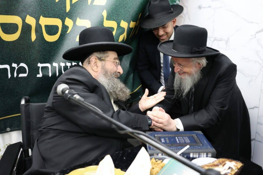 גלריה: האברכים בקרית הרצוג התכנסו למעמד כבוד התורה