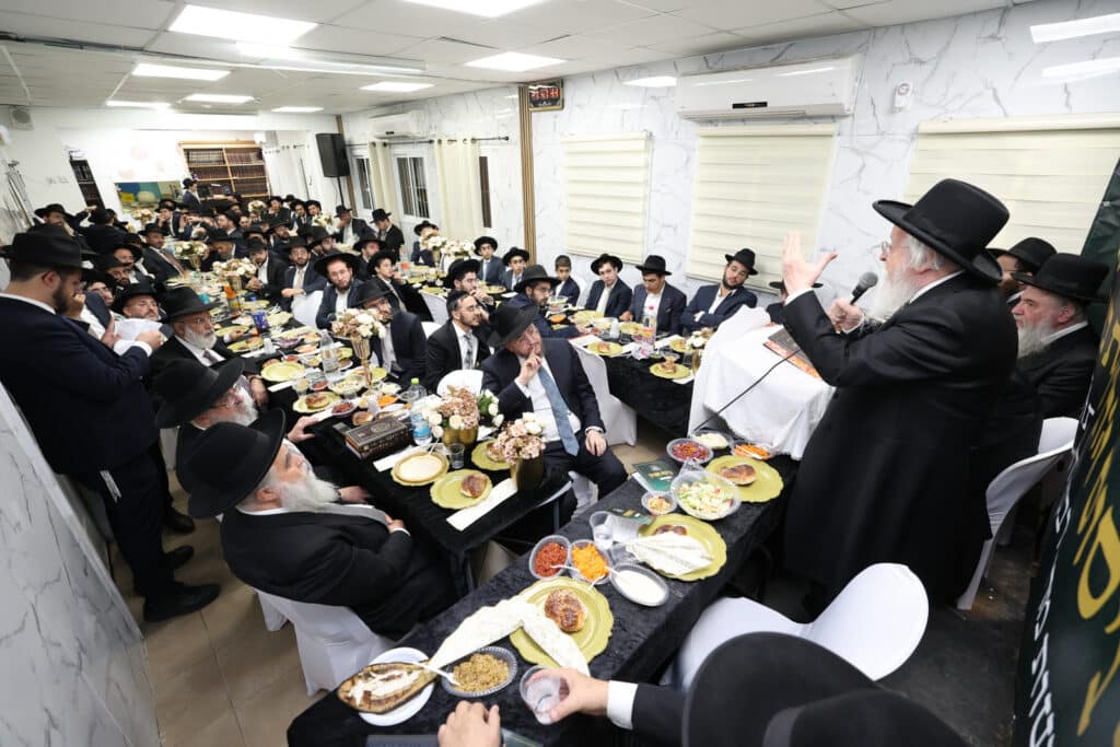 גלריה: האברכים בקרית הרצוג התכנסו למעמד כבוד התורה