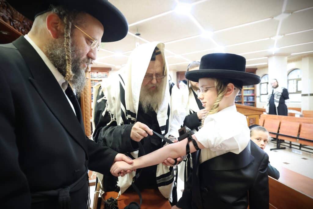 שמחת הבר מצווה לנכד אדמו"רי קאמרנא ולעלוב