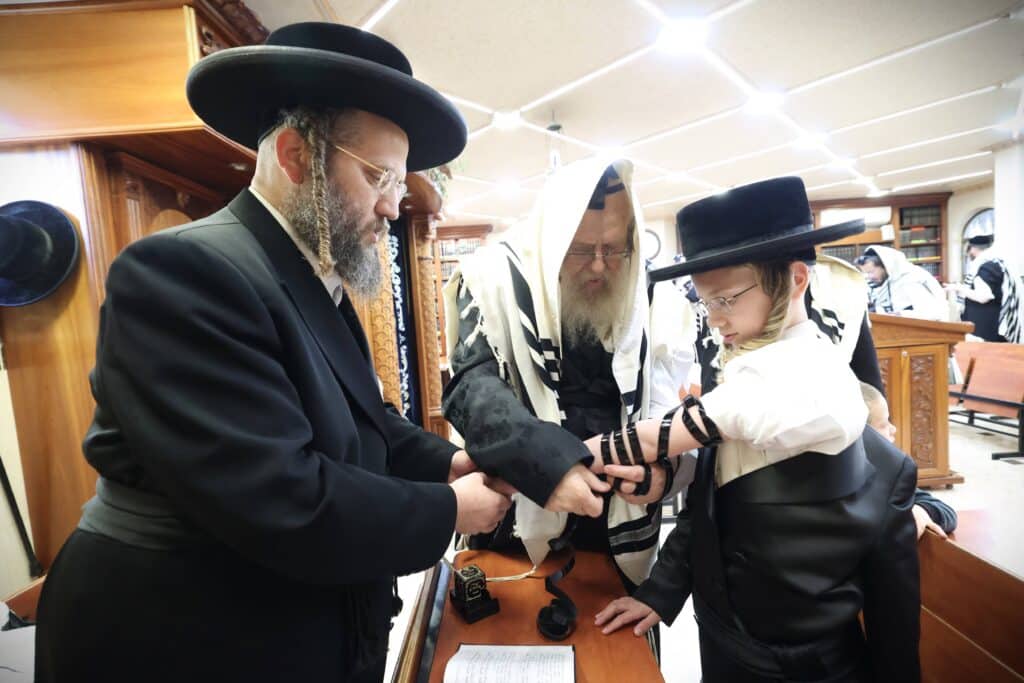 שמחת הבר מצווה לנכד אדמו"רי קאמרנא ולעלוב