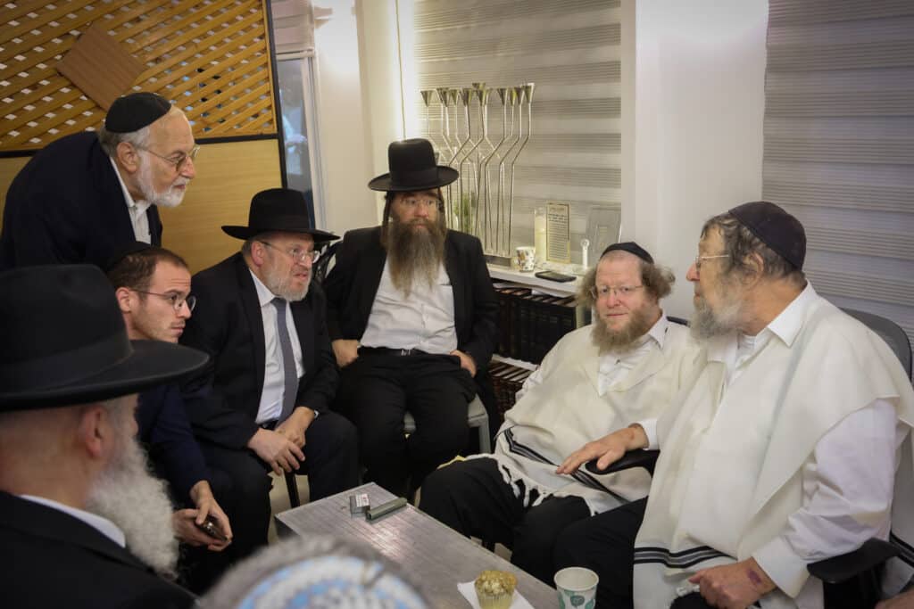 הגרש"ב סורוצקין ישב שבעה על אימו כולם עלו לנחם