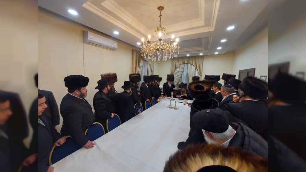 המשב"ק: הנפנוף של ראש הישיבה והצצה לחדר במלון