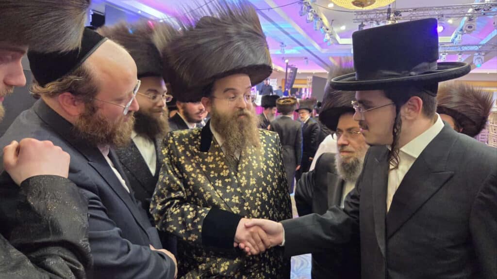 המשב"ק: הנפנוף של ראש הישיבה והצצה לחדר במלון