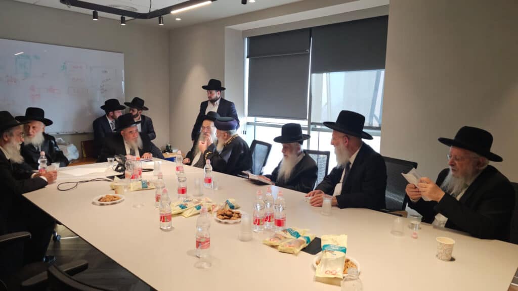 המשב"ק: הנפנוף של ראש הישיבה והצצה לחדר במלון