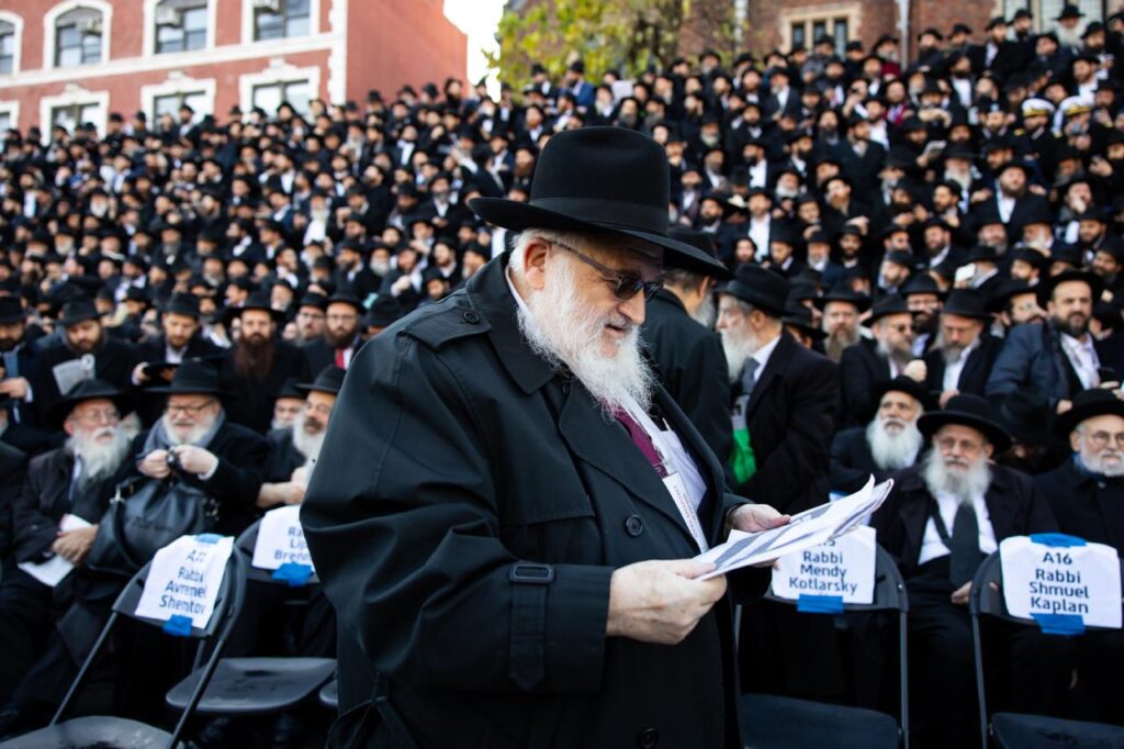 צירי תנועה נחסמו לטובת תצלום של אלפי שלוחי חב"ד צירי תנועה נחסמו לטובת תצלום של אלפי שלוחי חב"ד