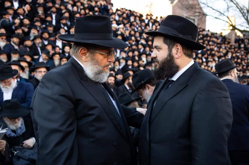 צירי תנועה נחסמו לטובת תצלום של אלפי שלוחי חב"ד צירי תנועה נחסמו לטובת תצלום של אלפי שלוחי חב"ד