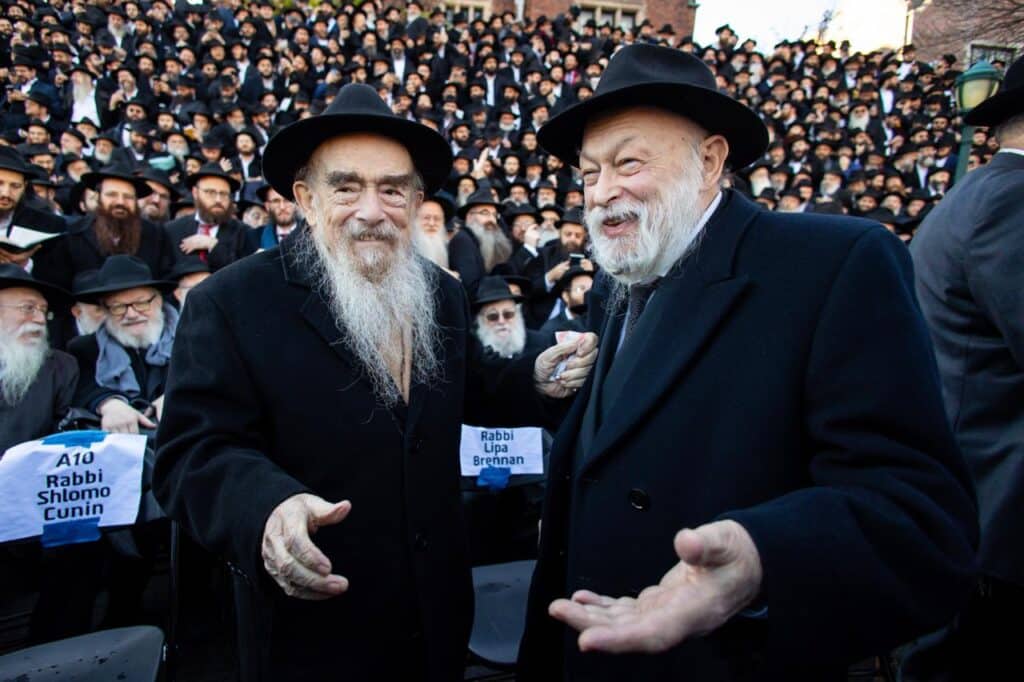 צירי תנועה נחסמו לטובת תצלום של אלפי שלוחי חב"ד צירי תנועה נחסמו לטובת תצלום של אלפי שלוחי חב"ד