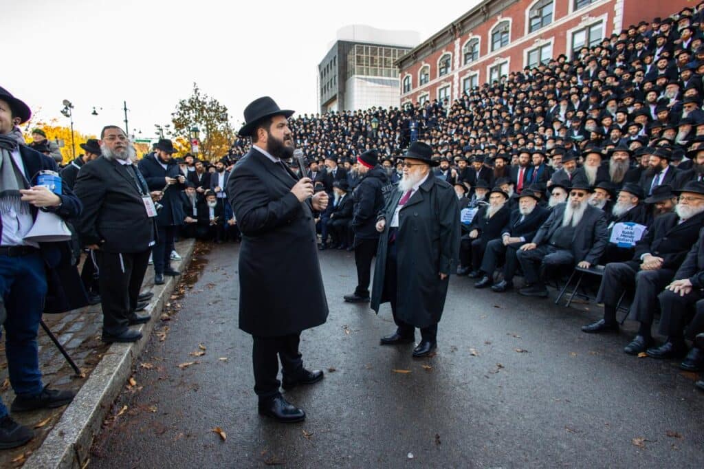 צירי תנועה נחסמו לטובת תצלום של אלפי שלוחי חב"ד צירי תנועה נחסמו לטובת תצלום של אלפי שלוחי חב"ד