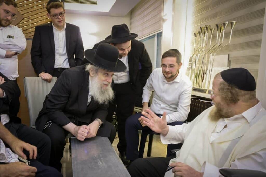 הגרש"ב סורוצקין ישב שבעה על אימו כולם עלו לנחם