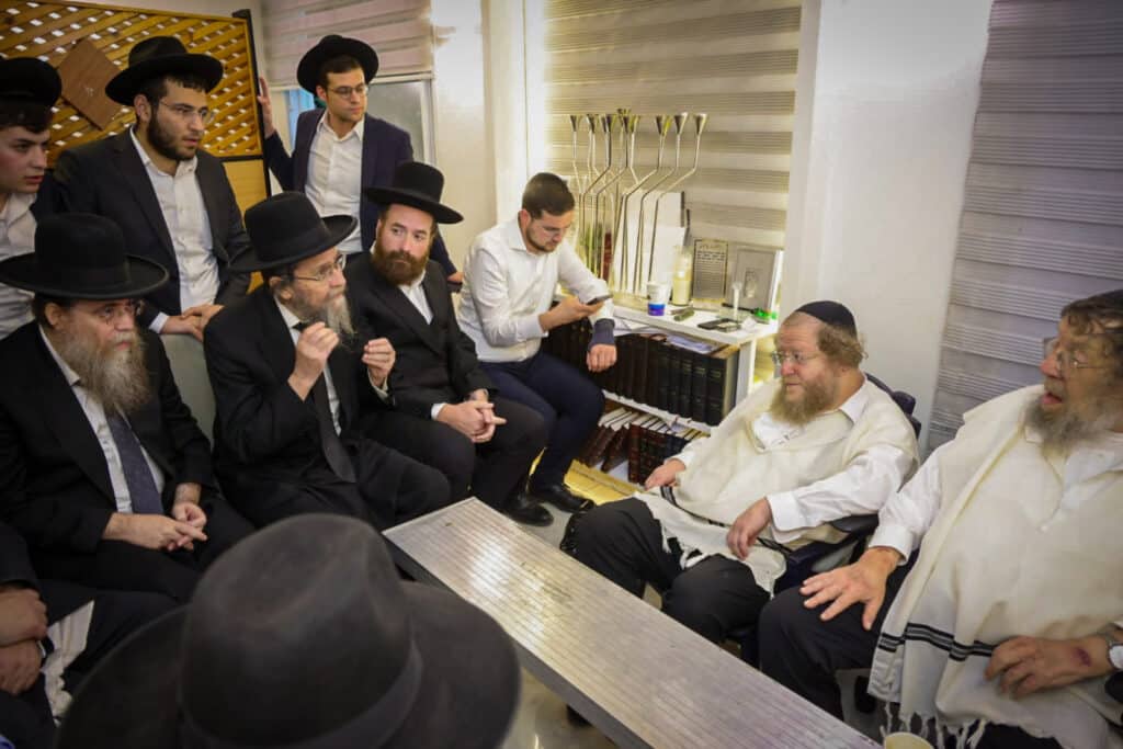 הגרש"ב סורוצקין ישב שבעה על אימו כולם עלו לנחם