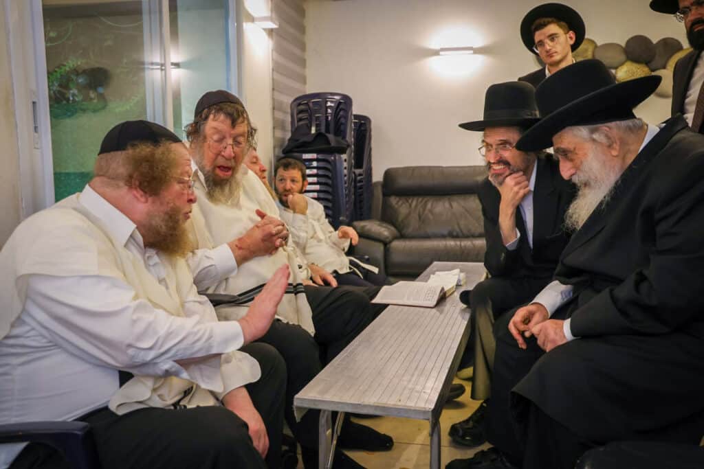 הגרש"ב סורוצקין ישב שבעה על אימו כולם עלו לנחם