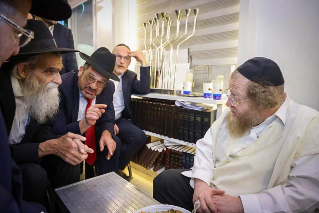 הגרש"ב סורוצקין ישב שבעה על אימו כולם עלו לנחם