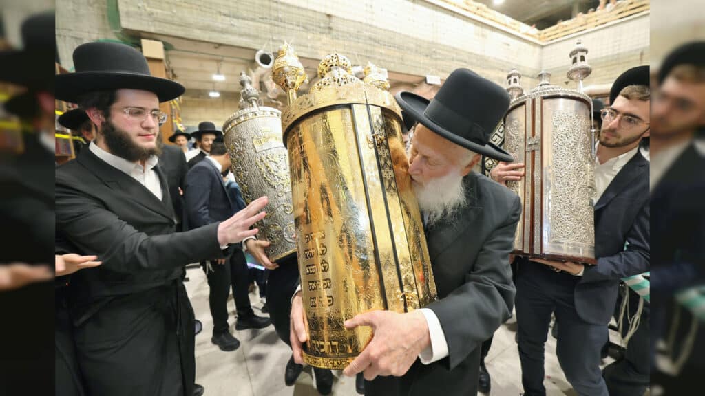 קהילת חזון יוסף חגגה הכנסת ספר תורה חדש