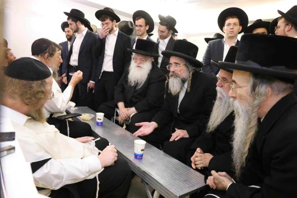 הגרש"ב סורוצקין ישב שבעה על אימו כולם עלו לנחם