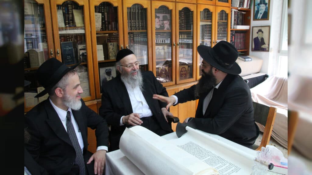 בישיבת אהל תורה מעמד הכנסת ספר תורה חדש