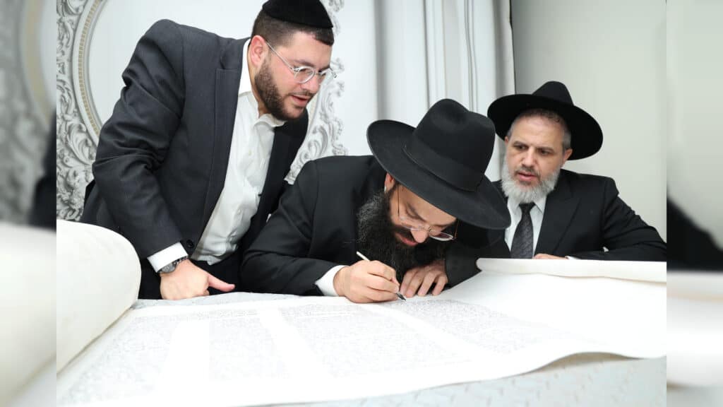 בישיבת אהל תורה מעמד הכנסת ספר תורה חדש