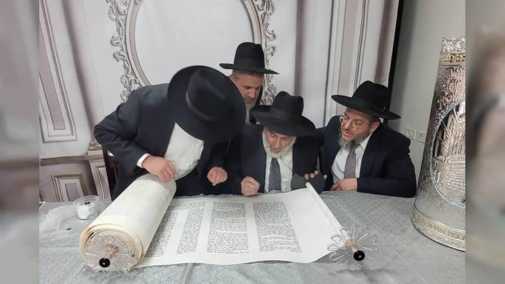 בישיבת אהל תורה מעמד הכנסת ספר תורה חדש